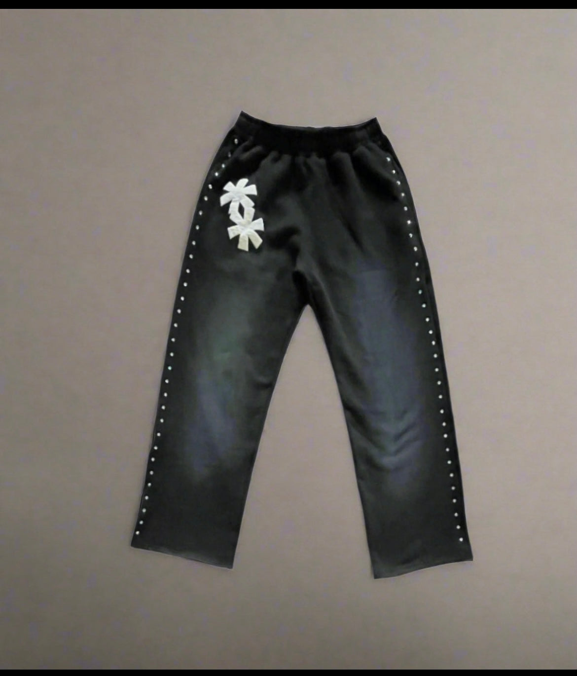 M0LLYW0RLD BLACK SWEATS