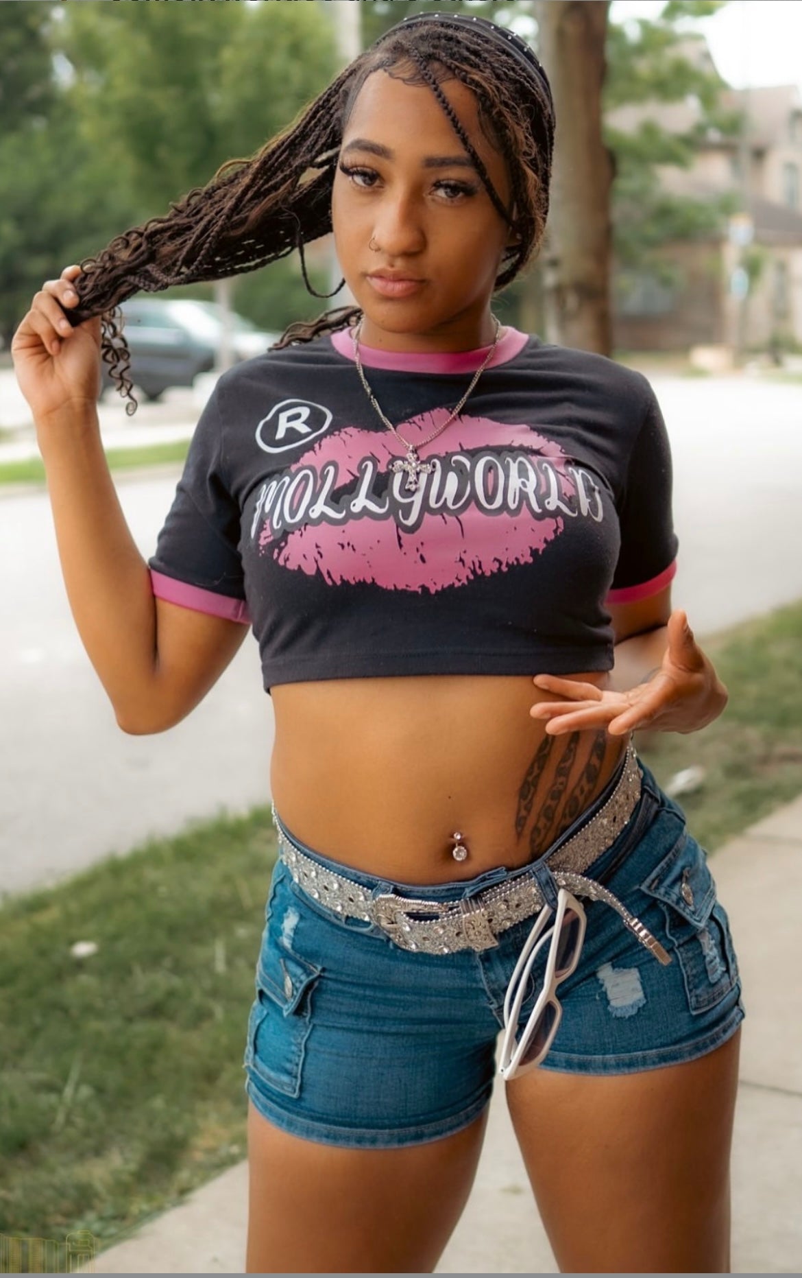M0LLYW0RLD BLACK CROP TOPS