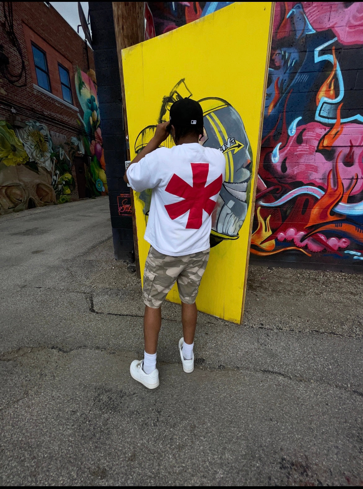 M0LLYW0RD WHITE TEE